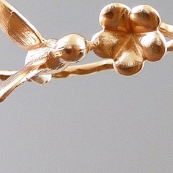 Dainty Rose Gold Hummingbird Necklace - Picture 3 of 4